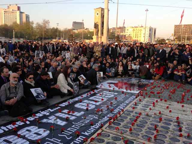 AGBU Europe, EGAM and DürDe! commemorate the Armenian Genocide in Istanbul,  Turkey